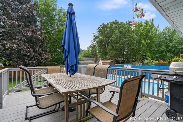 345 Woodland Avenue, Holland, MI 49424