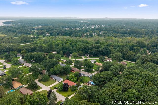 345 Woodland Avenue, Holland, MI 49424