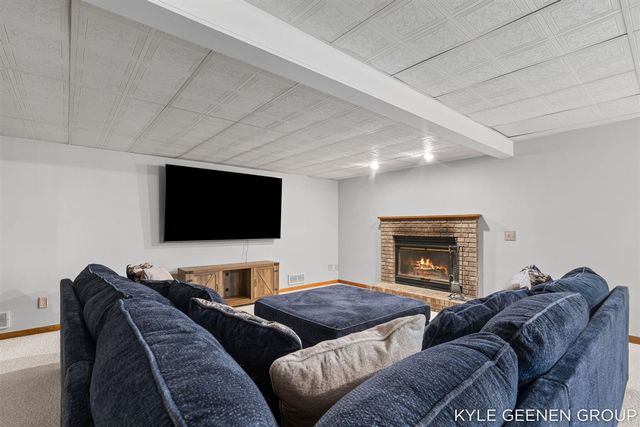 345 Woodland Avenue, Holland, MI 49424
