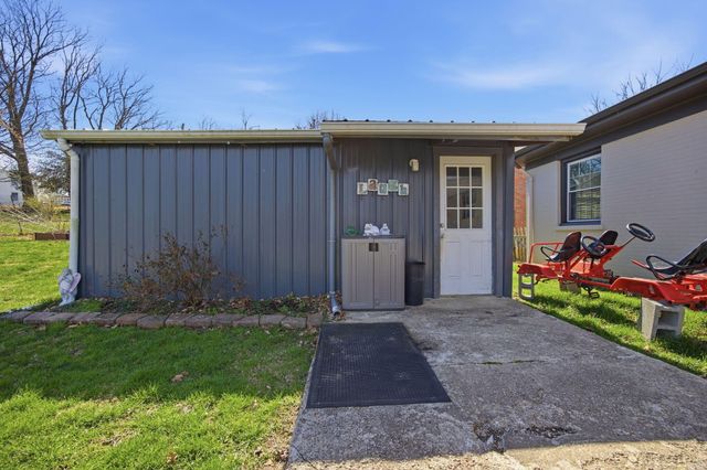 2366 Ironworks Road, Winchester, KY 40391