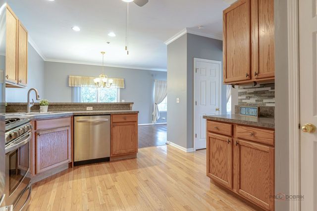 1880 Maureen Drive 1880, Hoffman Estates, IL 60192