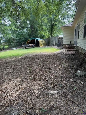 1304 Davis Avenue, Perry, GA 31069