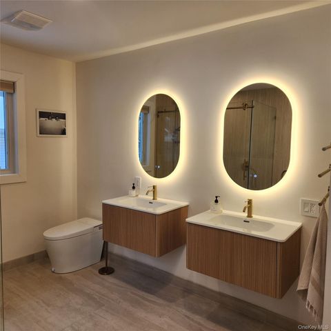 25 Lewis Lane, Port Washington, NY 11050