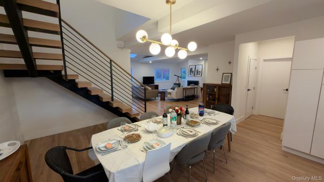 25 Lewis Lane, Port Washington, NY 11050