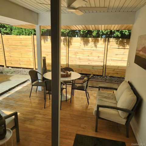 25 Lewis Lane, Port Washington, NY 11050