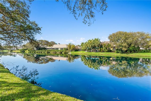 200 Sable Oak Lane 204, Vero Beach, FL 32963