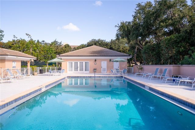 200 Sable Oak Lane 204, Vero Beach, FL 32963