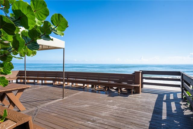 200 Sable Oak Lane 204, Vero Beach, FL 32963