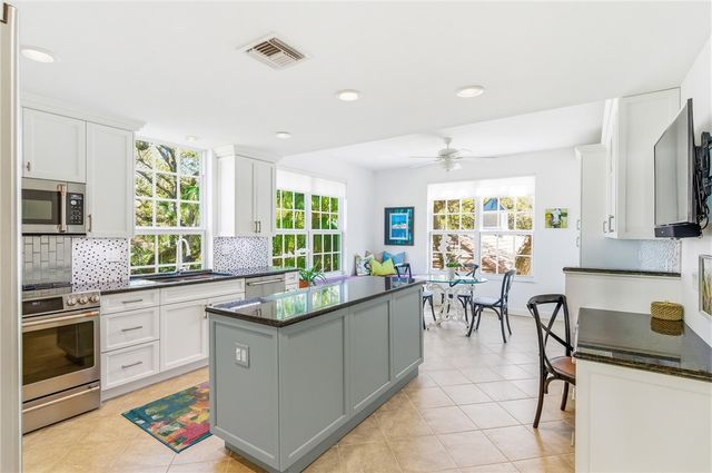 200 Sable Oak Lane 204, Vero Beach, FL 32963