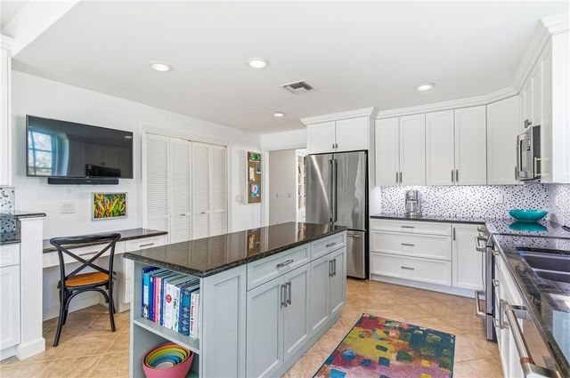 200 Sable Oak Lane 204, Vero Beach, FL 32963