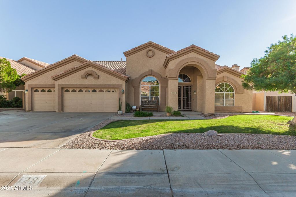 1281 W CHILTON Avenue, Gilbert, AZ 85233