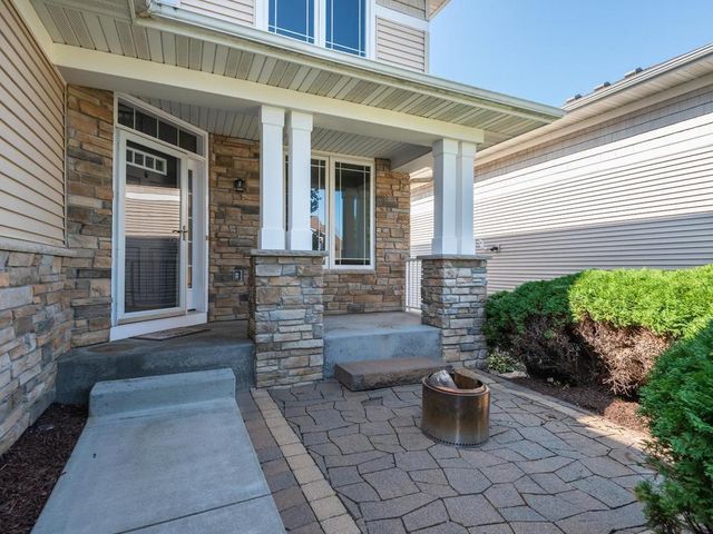 1511 Pembroke Pass, Chanhassen, MN 55317