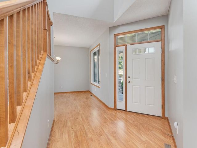 1511 Pembroke Pass, Chanhassen, MN 55317