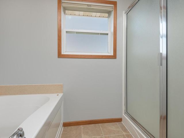 1511 Pembroke Pass, Chanhassen, MN 55317