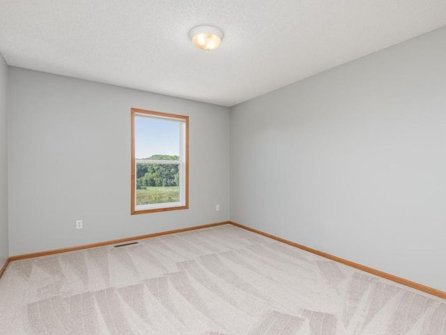 1511 Pembroke Pass, Chanhassen, MN 55317