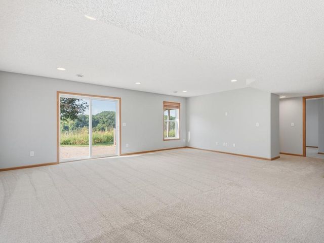 1511 Pembroke Pass, Chanhassen, MN 55317