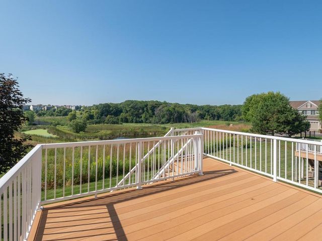 1511 Pembroke Pass, Chanhassen, MN 55317
