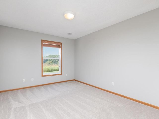 1511 Pembroke Pass, Chanhassen, MN 55317
