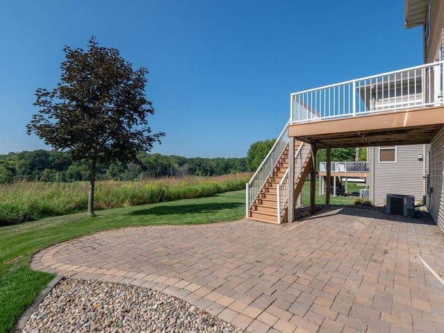 1511 Pembroke Pass, Chanhassen, MN 55317