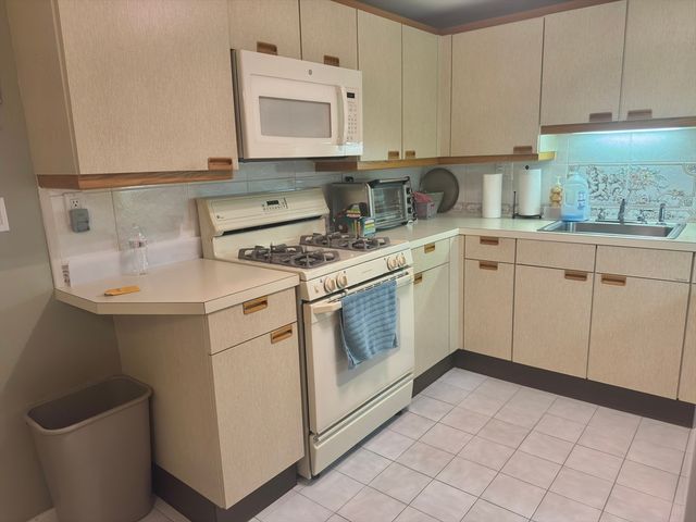 282 Place Lane 282, Woburn, MA 01801