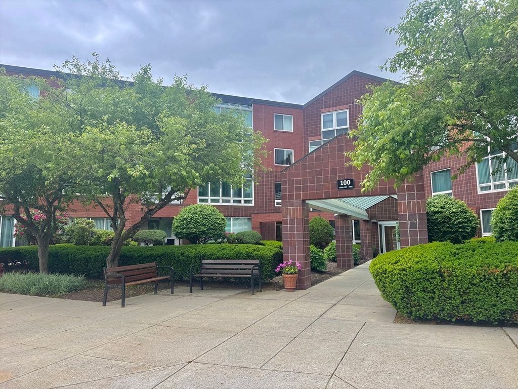 282 Place Lane 282, Woburn, MA 01801