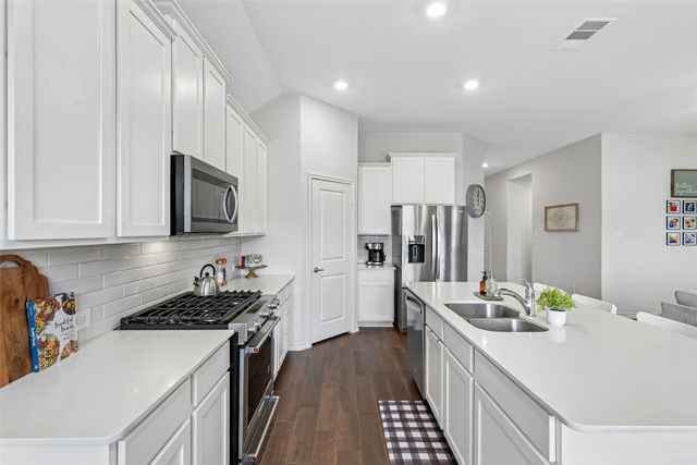 11231 Hawks Landing Drive, Aubrey, TX 76227