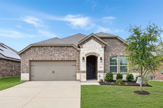 11231 Hawks Landing Drive, Aubrey, TX 76227