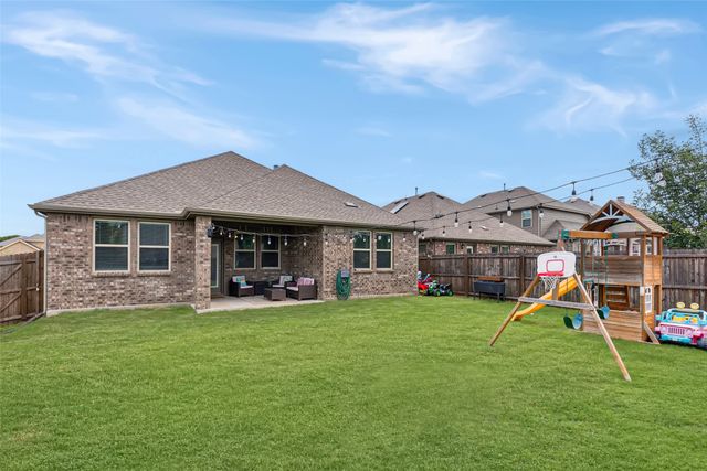 11231 Hawks Landing Drive, Aubrey, TX 76227