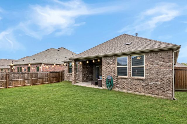 11231 Hawks Landing Drive, Aubrey, TX 76227