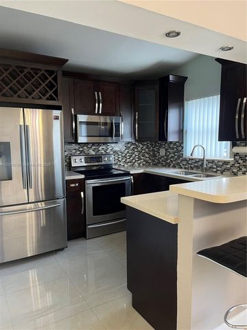 6661 SW 137th Ct 8D, Miami, FL 33183