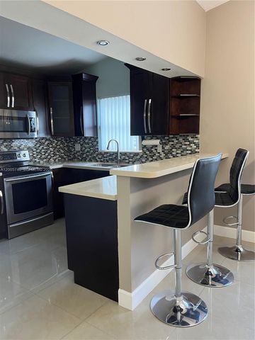 6661 SW 137th Ct 8D, Miami, FL 33183