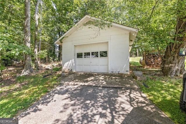 6470 Samoa Way, Flowery Branch, GA 30542