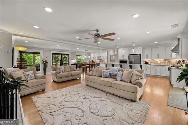 6470 Samoa Way, Flowery Branch, GA 30542