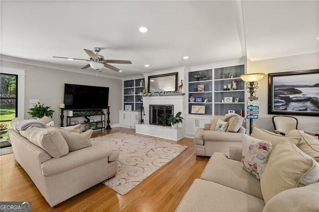 6470 Samoa Way, Flowery Branch, GA 30542