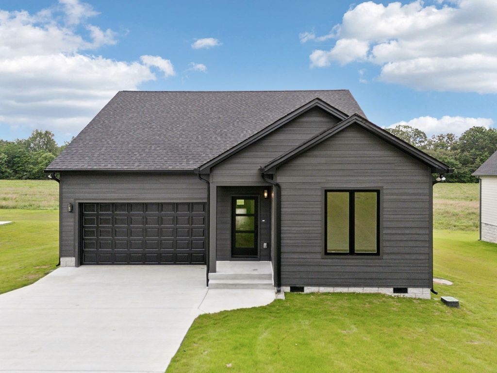 811 Oconnor St, Smithville, TN 37166