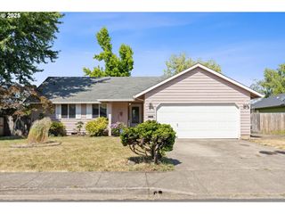 271 Sw MANZANITA St, Mc Minnville, OR 97128