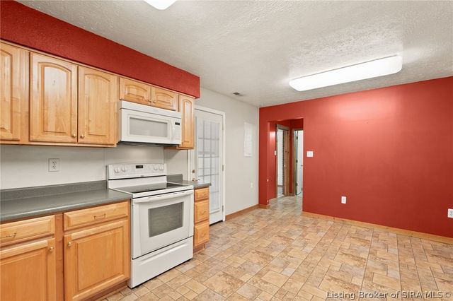 7368 West Relender Road, Georgetown, IN 47122