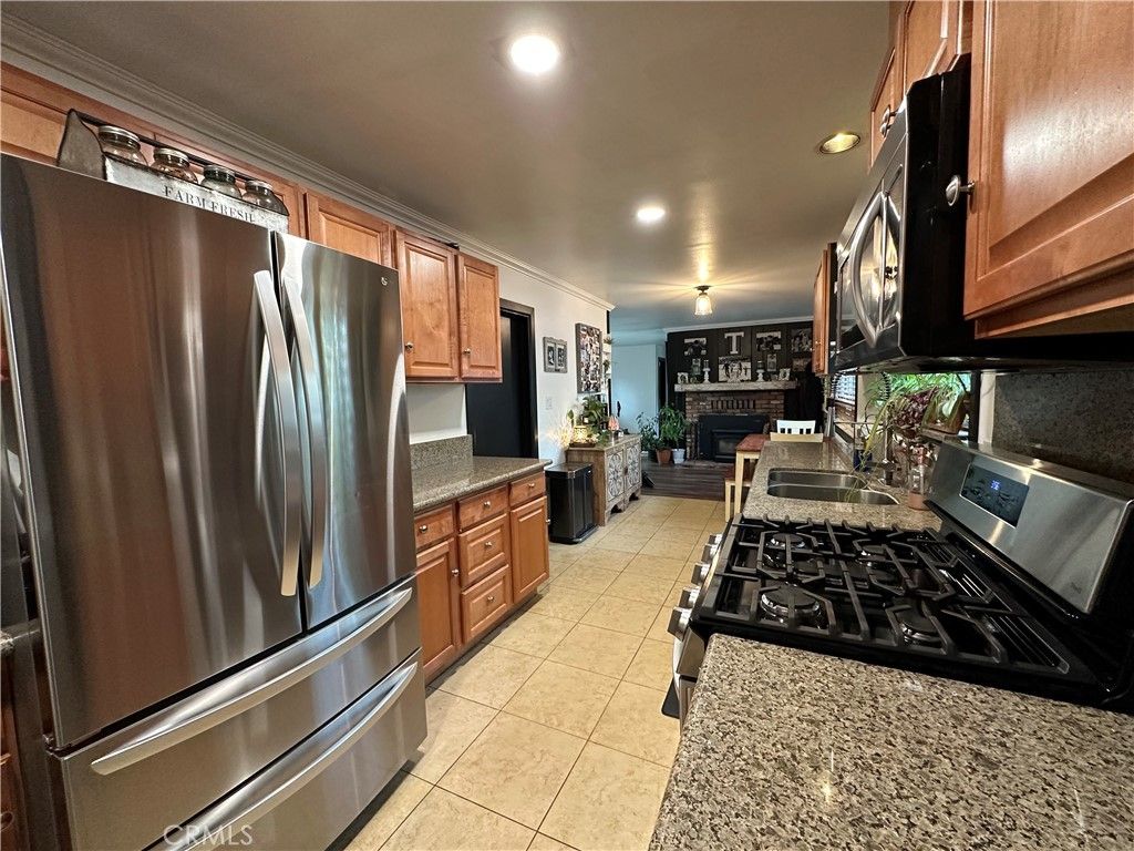 Image 13 of property listing at 867 B Lane, Big Bear City, CA 92314