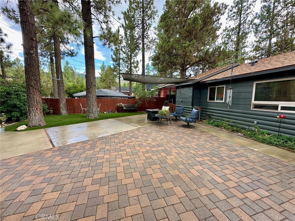 Image 3 of property listing at 867 B Lane, Big Bear City, CA 92314