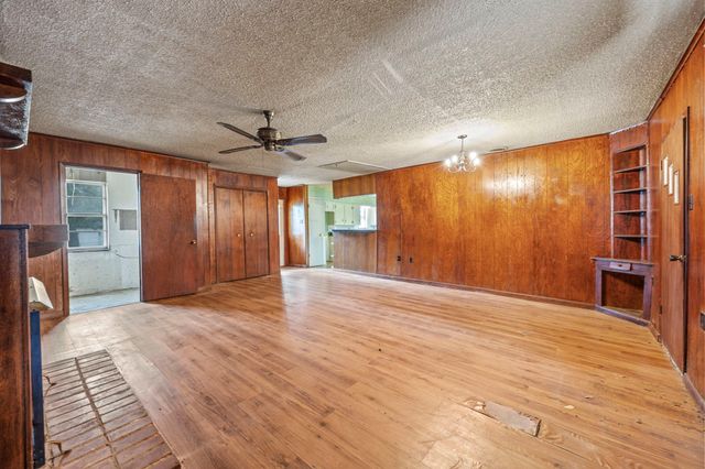 4026 Dixon Circle, Greenville, TX 75401