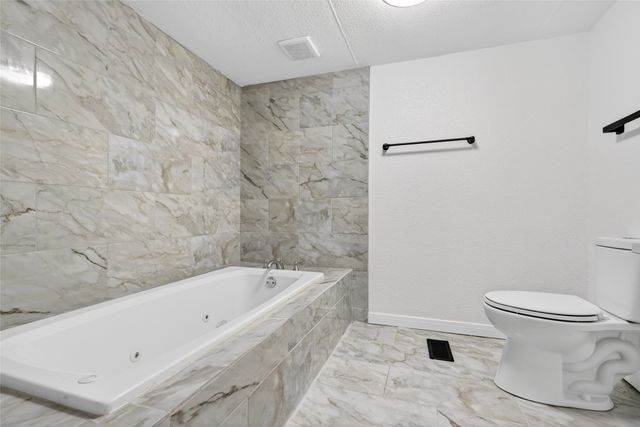 237 Wildflower Drive, Gun Barrel City, TX 75156