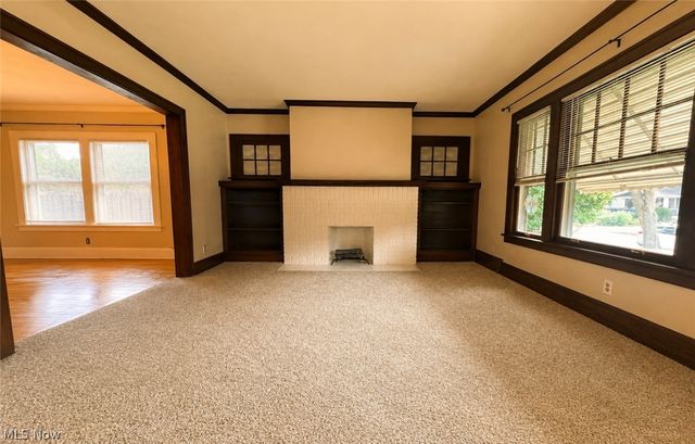 2173 Brown Road Down, Lakewood, OH 44107
