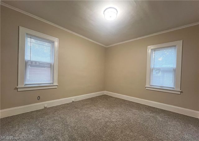 2173 Brown Road Down, Lakewood, OH 44107