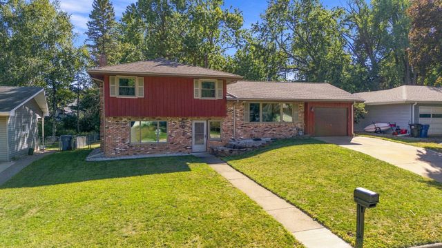 1531 15th Street NW, New Brighton, MN 55112