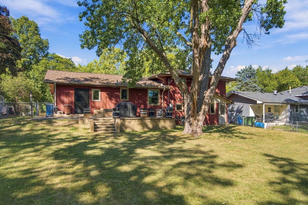 1531 15th Street NW, New Brighton, MN 55112 — photo 3