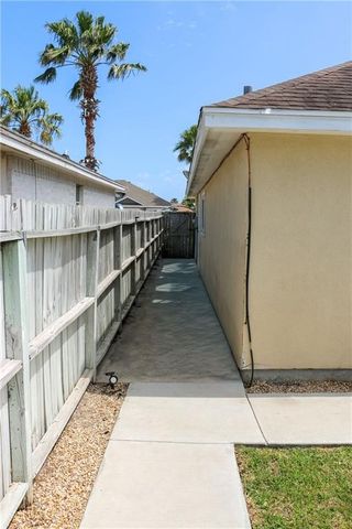 15037 Tesoro Dr, Corpus Christi, TX 78418