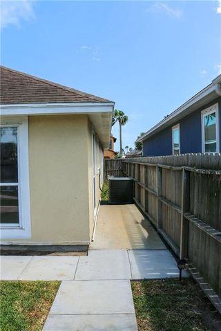 15037 Tesoro Dr, Corpus Christi, TX 78418