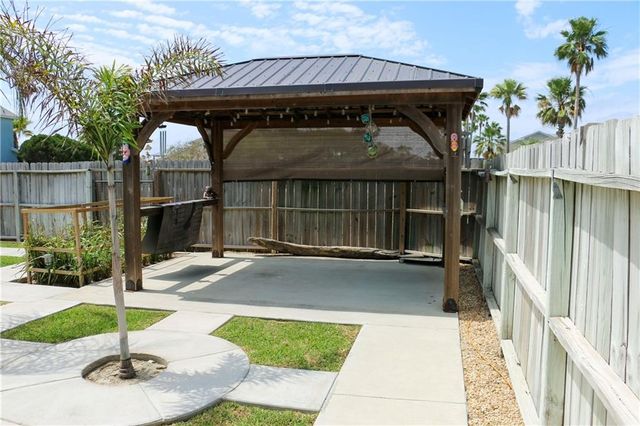 15037 Tesoro Dr, Corpus Christi, TX 78418