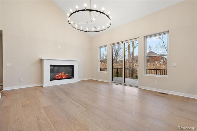 2044 Breckenridge Court, Rochester, MI 48307