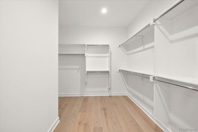 2044 Breckenridge Court, Rochester, MI 48307